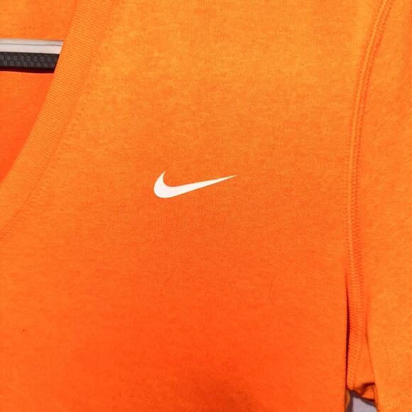 Nike Dri fit Training Top Orange size Medium regular fit - Picture 2 of 7
